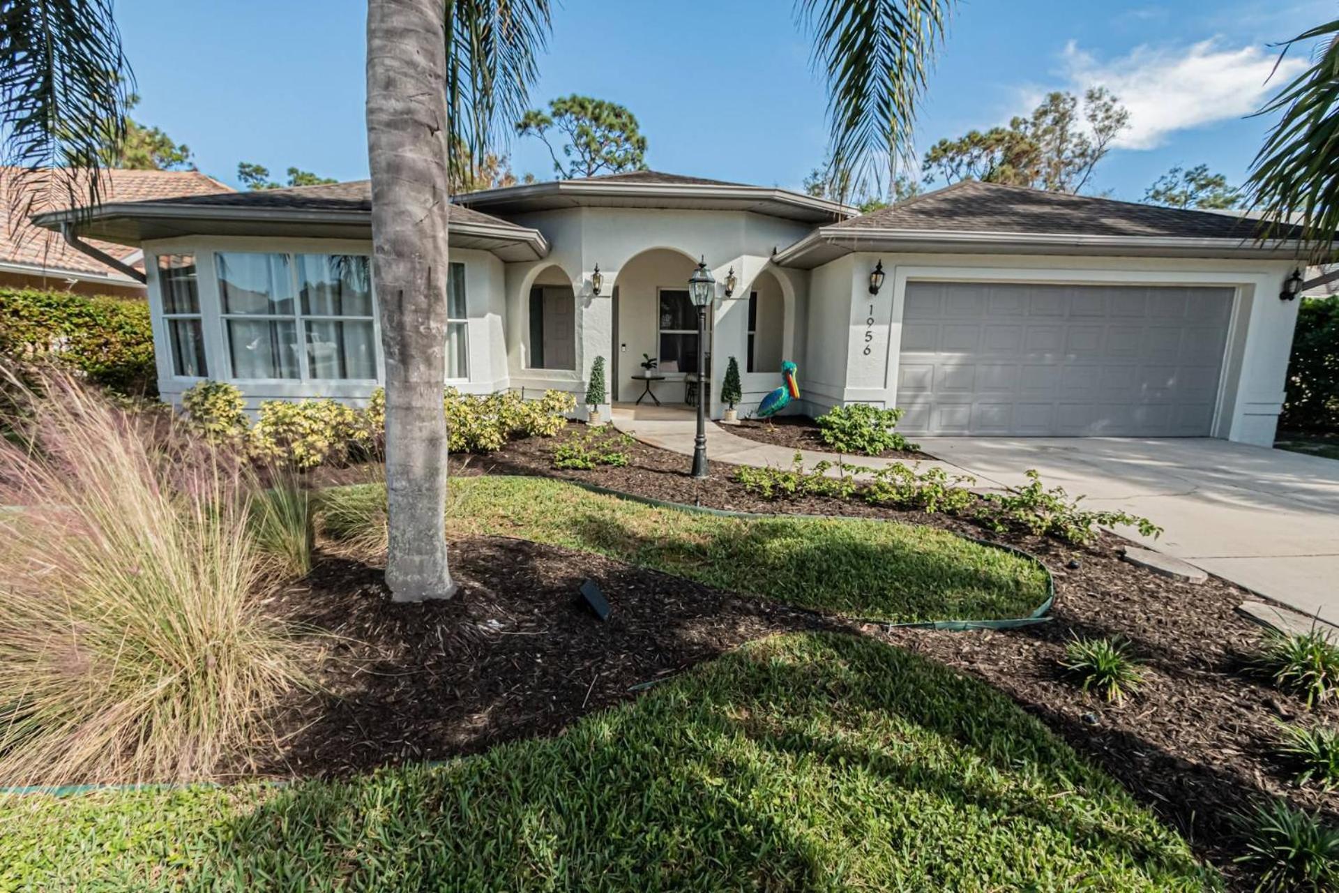 Crown Pointe - Piccadilly Circus - Garden View Villa Naples Exterior photo